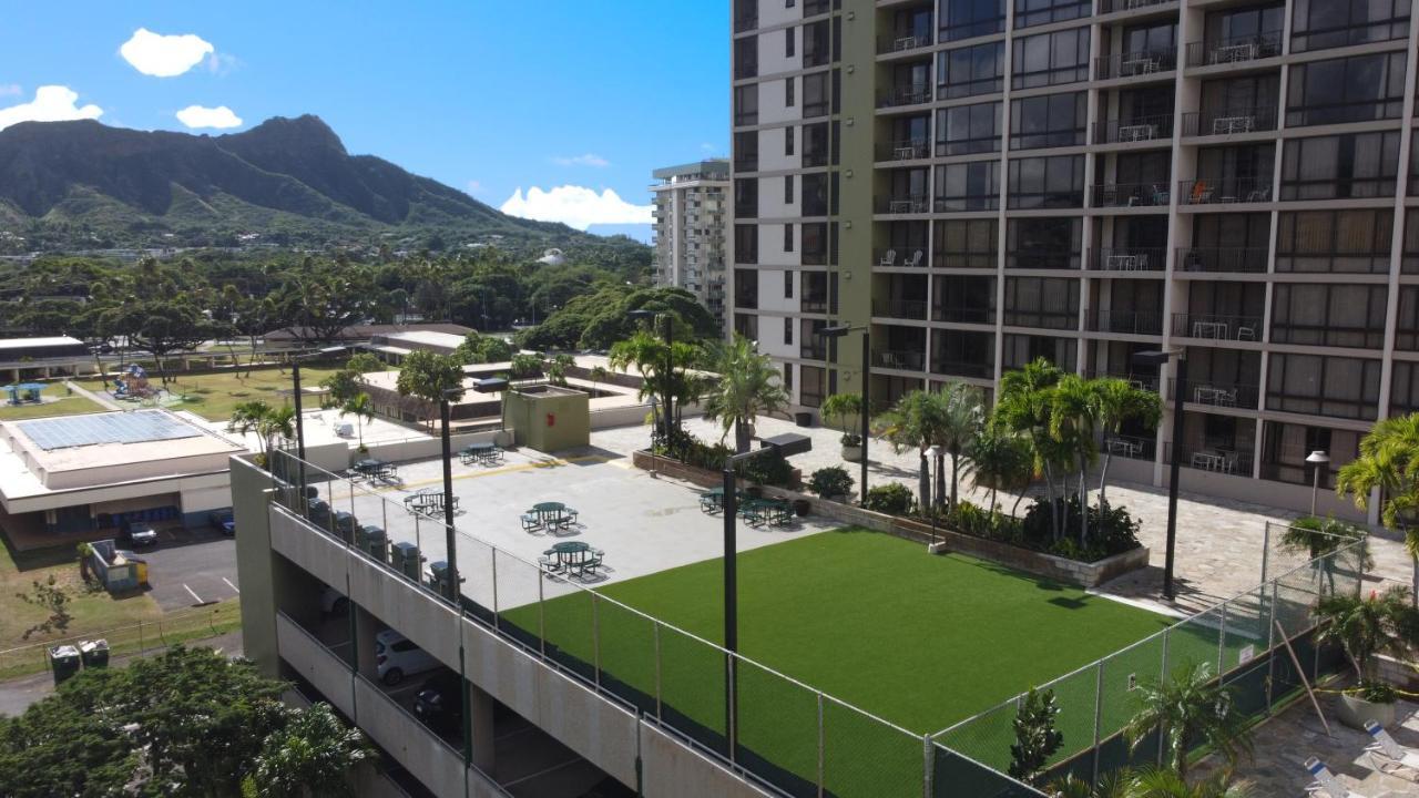 Newly Renovated 2 Bedroom Condo, 1 Block To Waikiki Beach, Free Parking Honolulu Eksteriør bilde