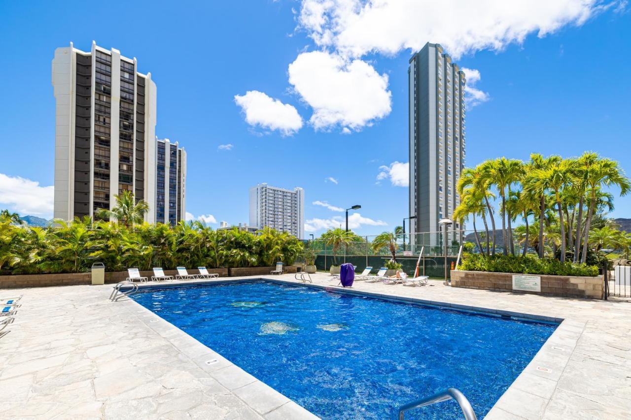 Newly Renovated 2 Bedroom Condo, 1 Block To Waikiki Beach, Free Parking Honolulu Eksteriør bilde