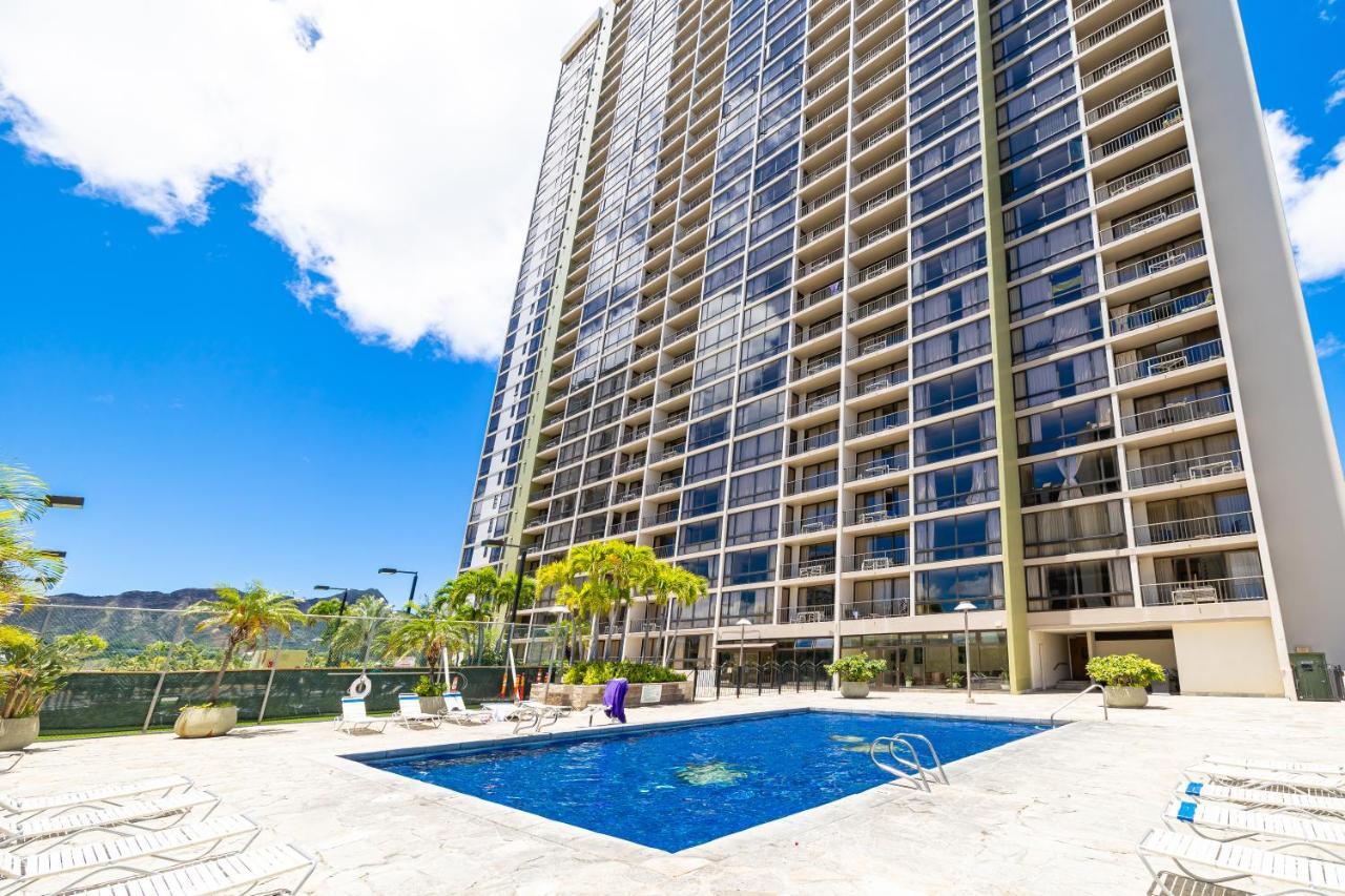 Newly Renovated 2 Bedroom Condo, 1 Block To Waikiki Beach, Free Parking Honolulu Eksteriør bilde