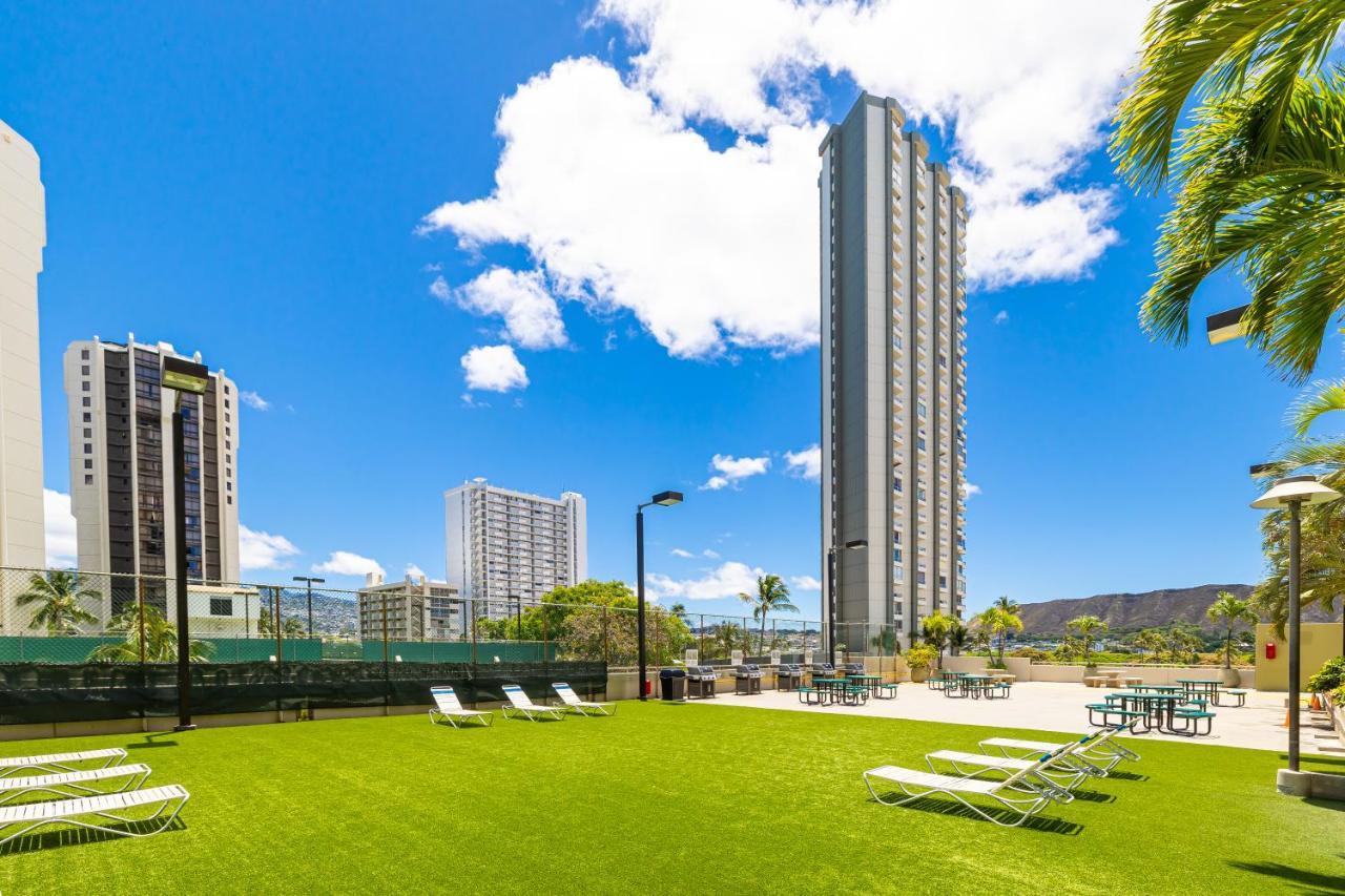 Newly Renovated 2 Bedroom Condo, 1 Block To Waikiki Beach, Free Parking Honolulu Eksteriør bilde