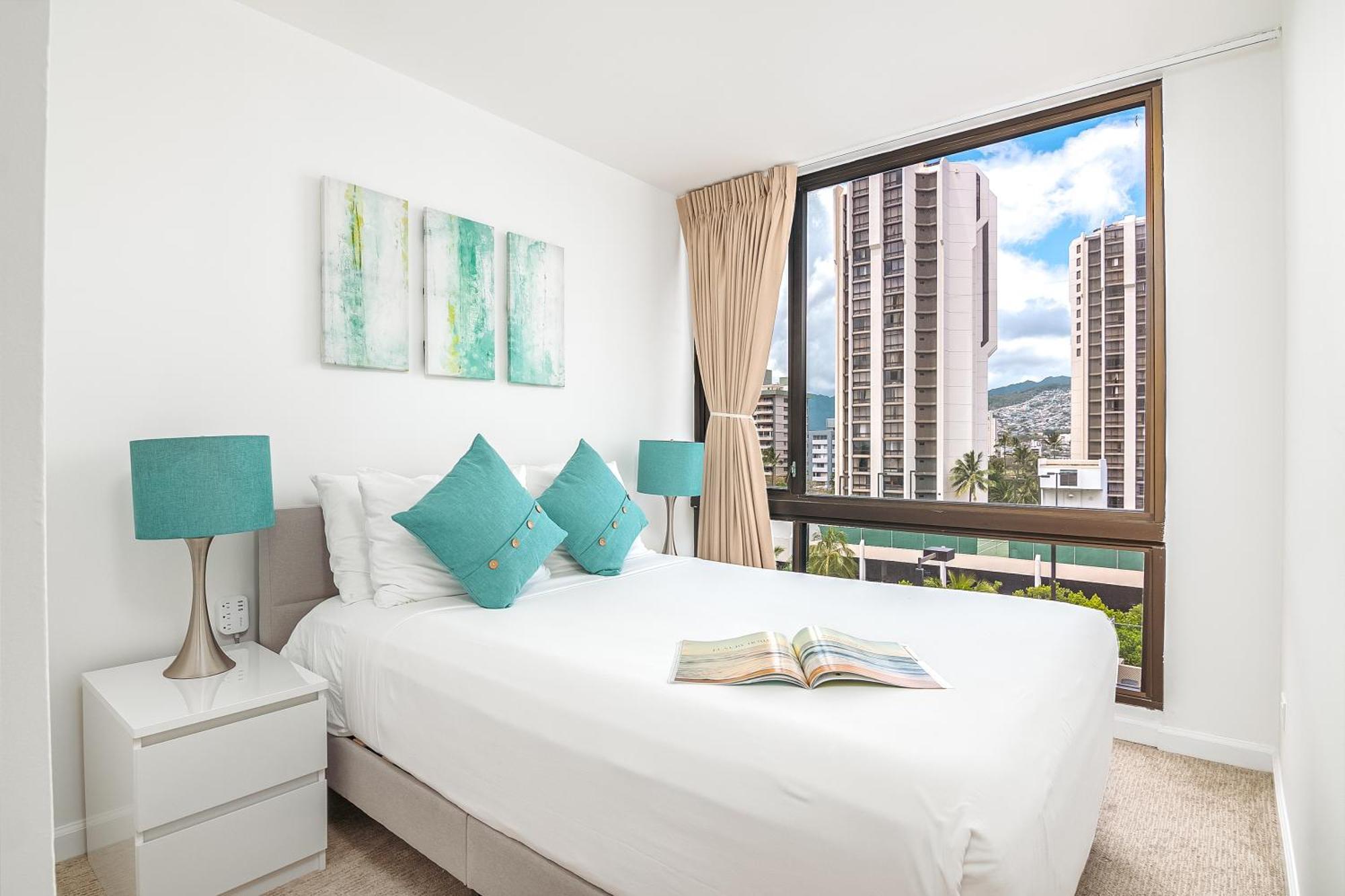 Newly Renovated 2 Bedroom Condo, 1 Block To Waikiki Beach, Free Parking Honolulu Eksteriør bilde