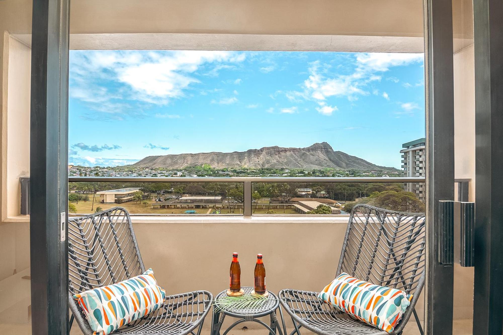 Newly Renovated 2 Bedroom Condo, 1 Block To Waikiki Beach, Free Parking Honolulu Eksteriør bilde