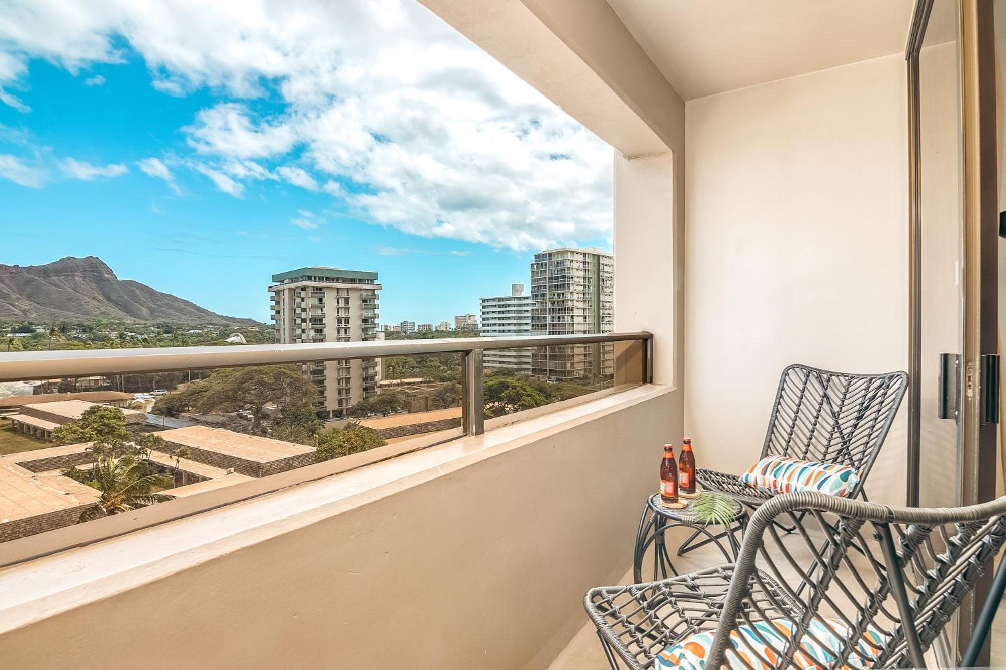 Newly Renovated 2 Bedroom Condo, 1 Block To Waikiki Beach, Free Parking Honolulu Eksteriør bilde